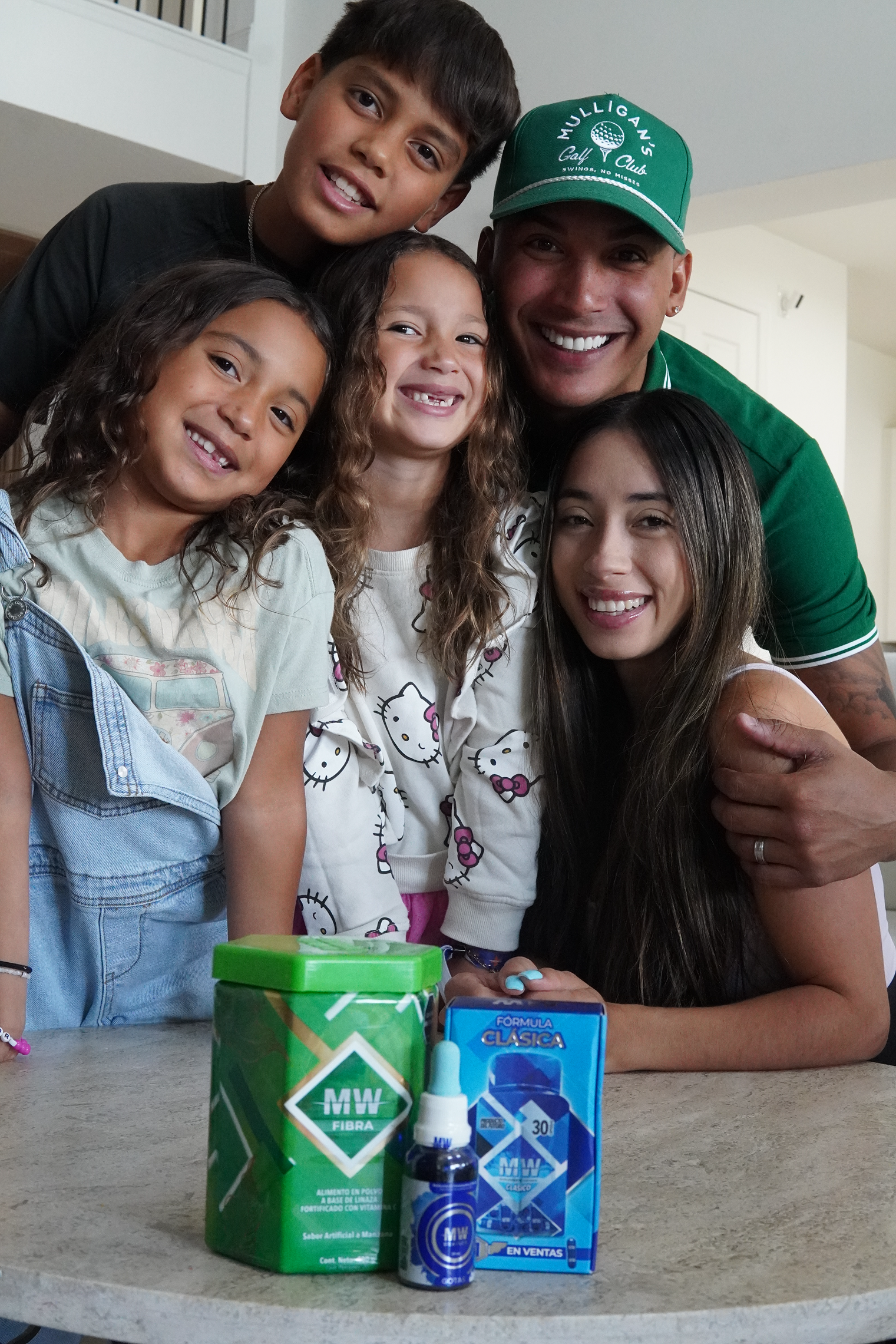 ¡Prepárate ya! ¡Es hora de revolucionar tu rutina de belleza y bienestar! MW, el innovador complejo quemagrasas, está revolucionando el mercado como nunca antes.